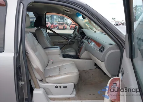 2008 Chevrolet Silverado C1500 z USA, uszkodzony, nr VIN 2GCEC190681187086